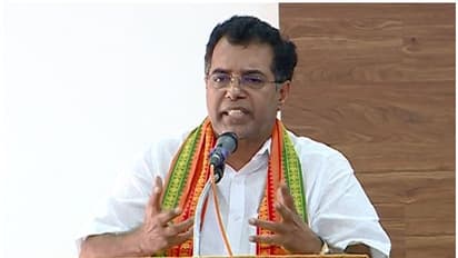 'അയ്യപ്പസ്വാമിയെ മനസ്സില് വിചാരിക്കുക, പിണറായിയുടെ നെഞ്ചത്ത് കുത്തുക'; കോന്നിക്കാരോട് അബ്ദുള്ളക്കുട്ടി