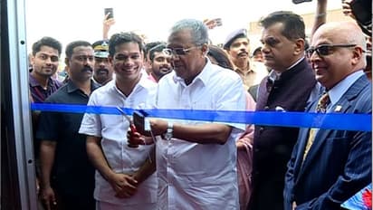 മൂന്ന് വര്ഷത്തിനകം 10 ലക്ഷം വൈദ്യുത വാഹനങ്ങൾ നിരത്തിലിറക്കുമെന്ന് മുഖ്യമന്ത്രി