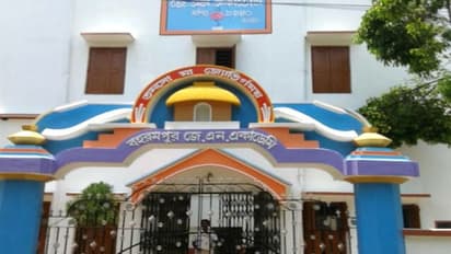 বিদ্যুৎ বেচে আয় করছে বাংলার এই স্কুল, শিখতে পারে অন্যরাও