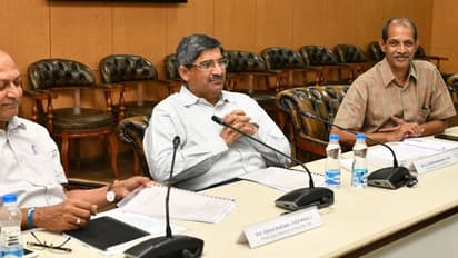 తెలుగు రాష్ట్రాల ఉన్నతాధికారుల సమావేశం: ఆస్తుల పంపకాలపై కీలక చర్చ