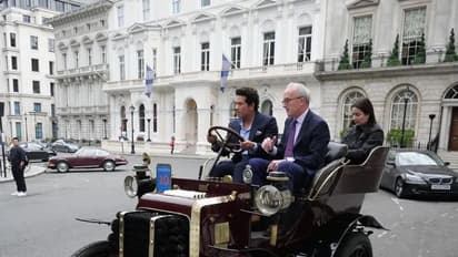 119 ವರ್ಷದ ಹಳೆ ಕಾರು ಓಡಿಸಿದ ಸಚಿನ್ ತೆಂಡುಲ್ಕರ್