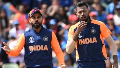 সত্যিই কি বুড়ো হলেন ধোনি, নাহলে এত বড় ভুল হল কী করে! অবাক কোহলিরা, দেখুন ভিডিও