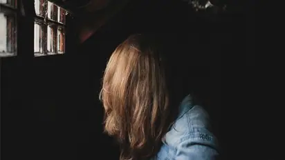 പതിനഞ്ചാമത്തെ വയസ്സില്‍ നിര്‍ബന്ധിത വേശ്യാവൃത്തി, കസ്റ്റമര്‍ രക്ഷിച്ചു; ഇന്ന് പൊലീസ് ഓഫീസറാവണമെന്ന മോഹവുമായി അവള്‍