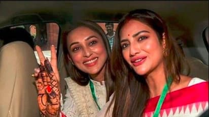 নুসরতের সিঁদুরে ফতোয়া নিয়ে চুপ তৃণমূল নেতৃত্ব! পাশে দাঁড়ালেন বন্ধু মিমি