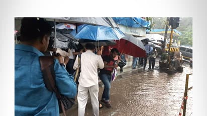 தமிழகத்தில் மழை..! ஆனால் இந்த 4 இடங்களில் மட்டும் தான் பொழியுமாம்..!