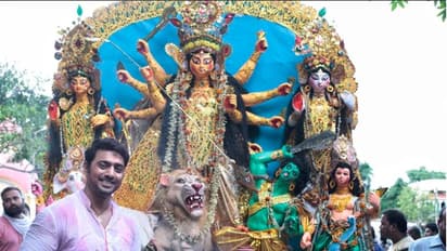 বড়দিনেও মিলবে দুর্গাপুজোর স্বাদ, সোশ্যাল মিডিয়ায় সেই ছবিই শেয়ার করলেন দেব