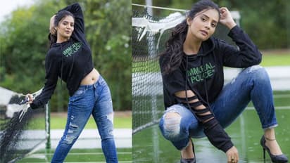 శ్రీముఖి టీషర్ట్ పైకి లేపి మరీ..!