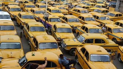 বৃষ্টি মাথায় যাত্রা, ওলা-উবের ভ্যানিশ, হলুদ ট্যাক্সি চাইছে ৮০০ টাকা