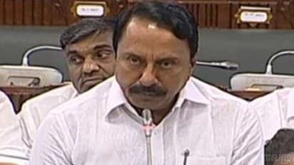 தமிழகத்தில் தமிழும் ஆங்கிலமும்தான் ! ஹிந்தி என்ற பேச்சுக்கே இடமில்லை !! சட்டப் பேரவையில் கெத்து காட்டிய செங்கோட்டையன் !!