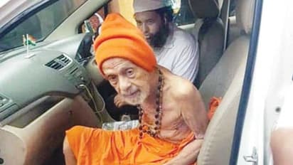 ಮುಂಬೈ ಮಳೆಗೆ ಸಿಕ್ಕಿಬಿದ್ದ ಪೇಜಾವರ ಶ್ರೀಗಳಿಗೆ ಮುಸ್ಲಿಂ ಟ್ಯಾಕ್ಸಿ ಚಾಲಕ ಸಹಾಯ!