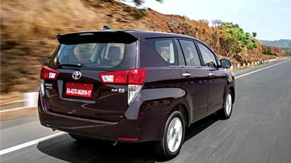 പൊതുവഴിയിലെ സ്വകാര്യ വാഹനവും 'പൊതു ഇടം': സുപ്രീം കോടതി