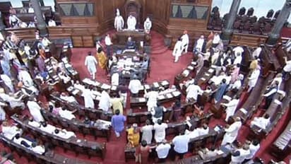 ట్రిపుల్ తలాఖ్ బిల్లు: గట్టెక్కిన మోడీ సర్కార్, సహకరించిన బాబు, కేసీఆర్