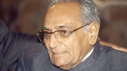 ആരാണീ മോത്തിലാൽ വോറ, രാഹുലിൽ നിന്നും ബാറ്റൺ ഏറ്റുവാങ്ങാൻ നിയുക്തനായ താൽക്കാലിക  പ്രസിഡന്റ്.. ?