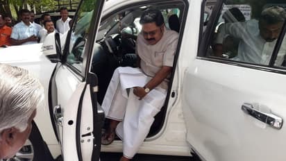 கெத்தா சட்டசபைக்கு வந்த டிடிவி... நேருக்கு நேர் பார்த்த செந்தில் பாலாஜி