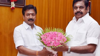 ஆறாண்டுகளில் 3-வது மாஜி அமைச்சர் வேட்பாளராக அறிவிப்பு.. வைத்திலிங்கம், கே.பி.முனுசாமி வரிசையில் சி.வி.சண்முகம்