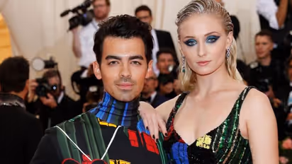 Sophie Turner, Joe Jonas share first photo from Paris wedding