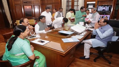 లోక్ సభ స్పీకర్ ని కలిసిన టీఆర్ఎస్ ఎంపీలు