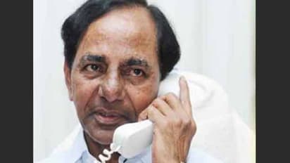 కేసీఆర్ కేబినెట్: ఇద్దరికి ఉద్వాసన, వారెవరు?