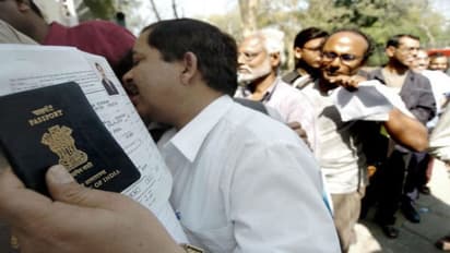 ১৮০ দিনের প্রতীক্ষা শেষ, এখন থেকে হাতে হাতেই আধার প্রবাসী ভারতীয়দের