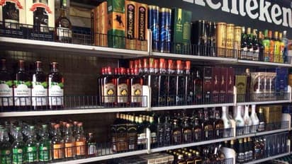 ಹಾಲಿನ ರೀತಿ ಮನೆ ಮನೆಗೆ ಮದ್ಯ ಪೂರೈಕೆ; ಸಚಿವ ನಾಗೇಶ್ ಐಡಿಯಾ!