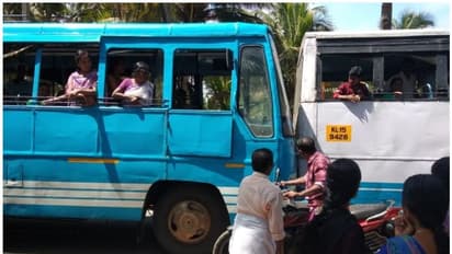 കെഎസ്ആര്ടിസി ബസിന് പിന്നിൽ സ്വകാര്യ ബസിടിച്ചു കയറിയ സംഭവം; പൊലീസ് കേസെടുത്തു