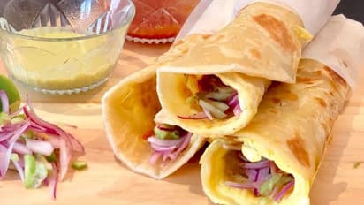 আজও কলকাতাকে হাতছানি দেয় রোল, জানুন জিভে জল আনা রোলের সুলুক সন্ধান