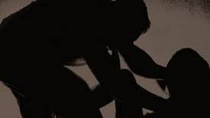 మానసిక వికలాంగురాలిపై గ్యాంగ్రేప్: శిశువుకు జన్మనిచ్చిన బాధితురాలు