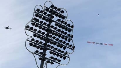 భారత్-శ్రీలంక మ్యాచ్లో.. జస్టిస్ ఫర్ కశ్మీర్ బ్యానర్: సెమీఫైనల్పై ఆంక్షలు