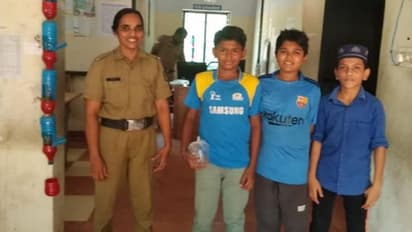 കളഞ്ഞ് കിട്ടിയ പണം പൊലീസ് സ്റ്റേഷനിൽ ഏല്പിച്ച് ഏഴാംക്ലാസ് കുട്ടികൾ മാതൃക കാട്ടി