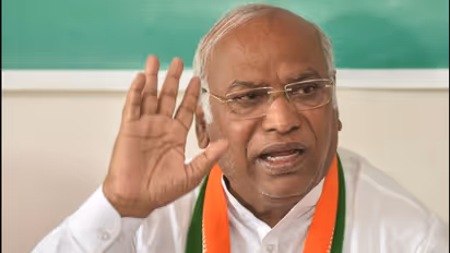 Mallikarjun Kharge to succeed Ghulam Nabi Azad as Opposition leader in Rajya Sabha: Congress sources