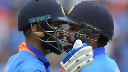 কোহলির ঘাড়ে নিঃশ্বাস ফেলছেন রোহিত! বিশ্বকাপেই কি আসবে শীর্ষের সম্মান