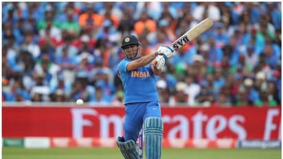 ധോണി ഏറ്റവും മികച്ച ഫിനിഷര്, അയാളെപ്പോലെ ആവണം; തുറന്നുപറഞ്ഞ് ഓസീസ് താരം