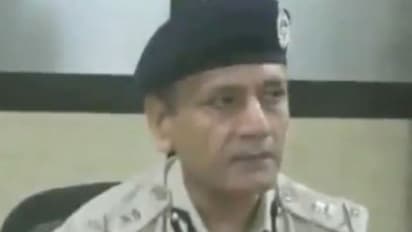 অবাধ স্বাধীনতাতেই মেয়েদের অপহরণ, বিতর্কিত মন্তব্যে বিপাকে পুলিশকর্তা