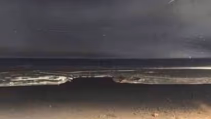 ഒറ്റനോട്ടത്തില് കടലും മഴക്കാറുമൂടിയ ആകാശവും; എന്നാല് സംഗതി അതൊന്നുമല്ല!