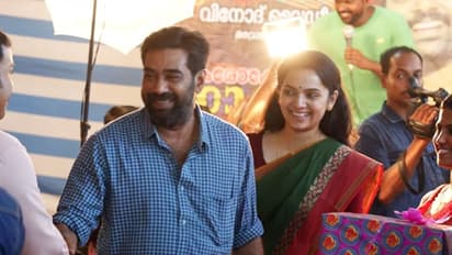 തിരിച്ചെത്തിയ സംവൃത, ഒപ്പം ബിജു മേനോന്; ഹിറ്റ് ചാര്ട്ടുകളിലേക്ക് ഒരു ഗാനം