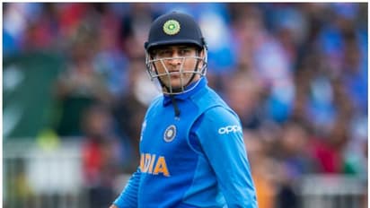 ఆమ్రపాలి కుంభకోణం... ధోనీపై చర్యలకు డిమాండ్