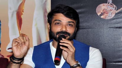 পুজোয় রকমারি পদের বাহার, পাতে নয়, এবার ওয়েব সিরিজে ডাব চিংড়ি