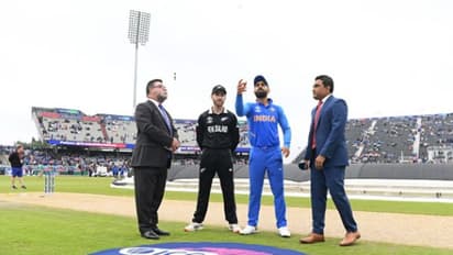 সেমিতেও বাদ শামি! টসে জিতে ভারতকে সমস্যায় ফেলে দিল নিউজিল্যান্ড