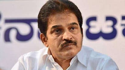 'സ്വന്തം ഗ്രൂപ്പുണ്ടാക്കാന്‍ ശ്രമം'; കെ സി വേണുഗോപാലിന് എതിരെ പടനീക്കം, പരാതി നല്‍കാന്‍ എ ഐ ഗ്രൂപ്പ്