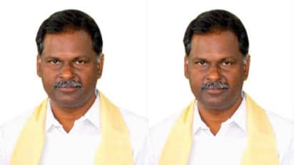 చంద్రబాబుకు షాక్: పార్టీకి, పదవికి కీలక నేత రాజీనామా