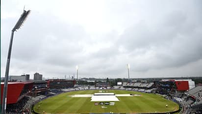 খেলা বন্ধ বৃষ্টিতে, চলছে ডার্কওয়ার্থ-লুইস অঙ্ক! ভারতের সামনে লক্ষ্য কত হবে