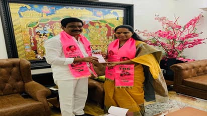 కవిత ఇంటికి వెళ్లి.. సభ్యత్వం ఇచ్చిన మంత్రి వేముల