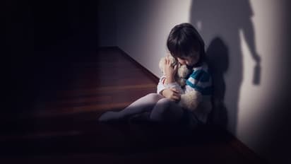 രക്ഷിതാക്കൾ കുട്ടികളോട് ചെയ്യാൻ പാടില്ലാത്ത ചില കാര്യങ്ങൾ