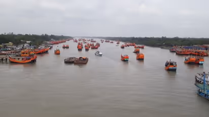 కరోనా ఎఫెక్ట్: గుజరాత్ నుండి బస్సుల్లో ఏపీకి 5 వేల మంది మత్స్యకారులు