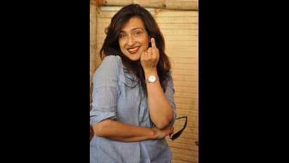 শুধু প্রসেনজিৎ-ঋতুপর্ণাই নয়, টালিগঞ্জের অনেক মহারথীরই নাম জড়িয়েছে চিটফান্ড কাণ্ডে