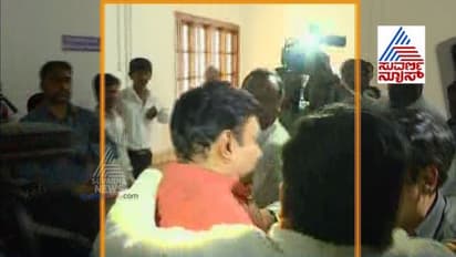 ವಿಧಾನಸೌಧದಲ್ಲಿ ಹೊಡಿ-ಬಡಿ, ರಾಜೀನಾಮೆ ಕೊಟ್ಟ ಸುಧಾಕರ್ಗೆ ದಿಗ್ಬಂಧನ