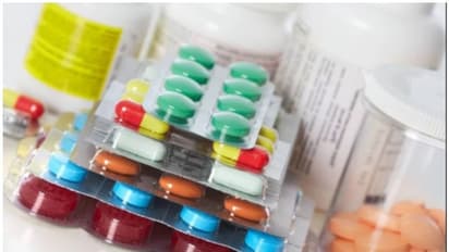 സിനിമാതാരങ്ങൾക്ക് സൗന്ദര്യവർധക മരുന്നുകൾ; നെടുമ്പാശേരിയിൽ ഇടനിലക്കാരൻ പിടിയിൽ