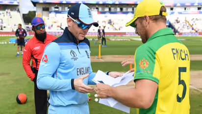 ടോസ് നേടിയിട്ടും രക്ഷയില്ല; ഇംഗ്ലണ്ടിനെതിരെ ഓസീസിന് ബാറ്റിങ് തകര്ച്ച