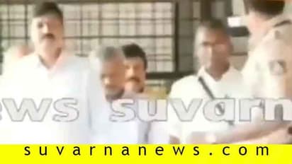 ಓಡೋಡಿ ಬಂದ ರೆಬಲ್ಸ್.. ಸ್ಪೀಕರ್ ಮುಂದೆ 11 ಶಾಸಕರು.. ಒಳಗೇನಾಗ್ತಿದೆ?