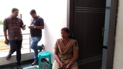 పోలీసుల అదుపులో మోజో టీవీ మాజీ సీఈఓ రేవతి